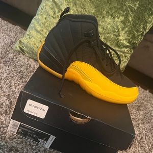 5y black and yellow retro jordans